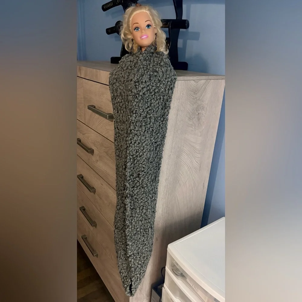 INFINITY SCARF | Unbranded Gray Knit Style with random sequins